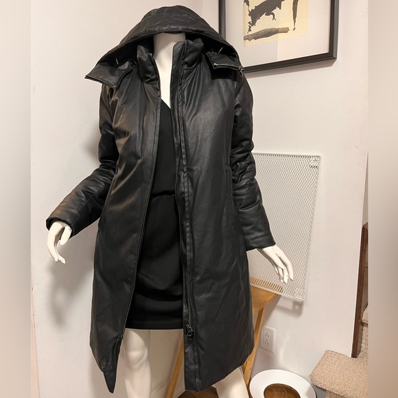 m0851 Black Winter Parka with Removable Hood size: 6 - Picture 3 of 3